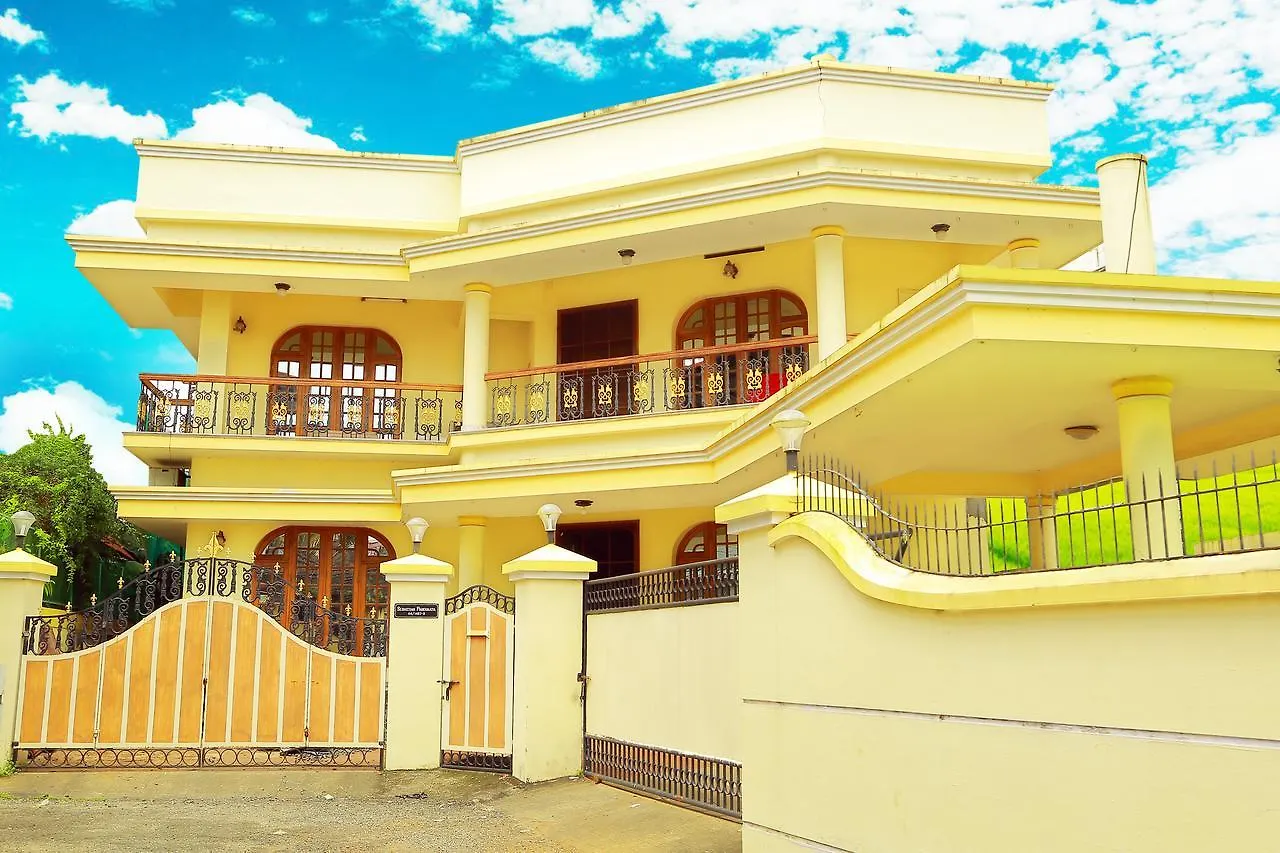 Quarto em Acomodações Particulares Metropolitan Serviced Villa Kochi